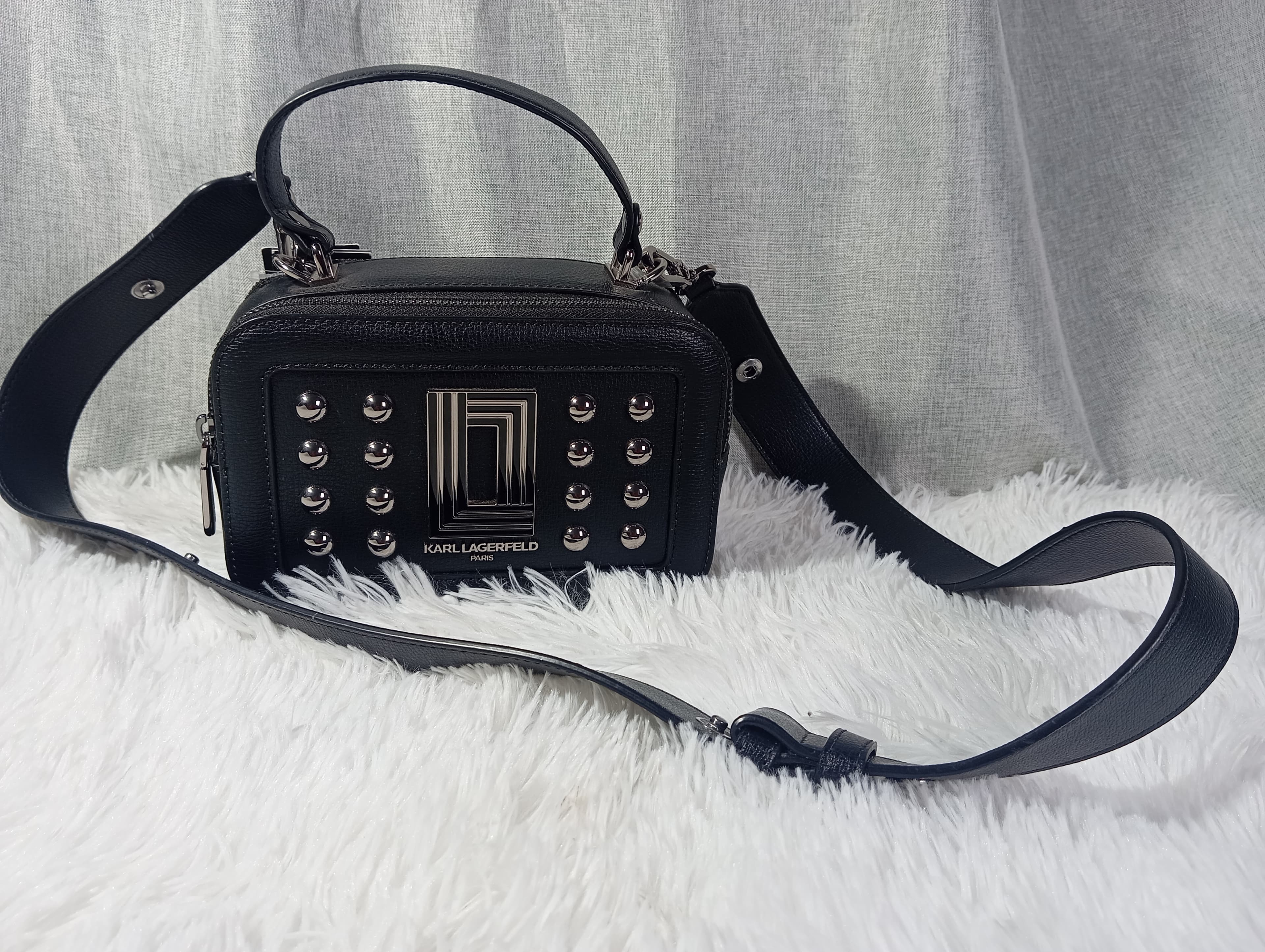 CROSSBODY